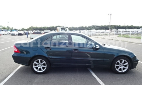 Nunua Imported Mercedes-Benz C180 coupe Kijani Gari ndani ya Dar es Salaam nchini Dar es Salaam Nunua Imported Mercedes-Benz C180 coupe Kijani Gari ndani ya Dar es Salaam nchini Dar es Salaam