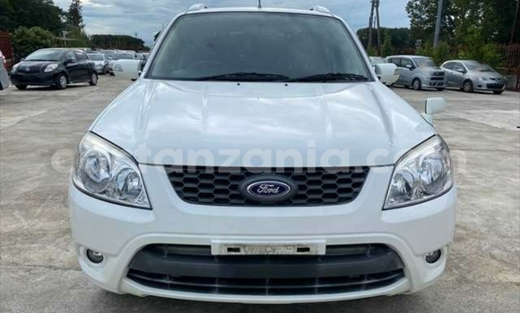 Nunua Imported Ford Escape Nyeupe Gari ndani ya Dar es Salaam nchini Dar es Salaam