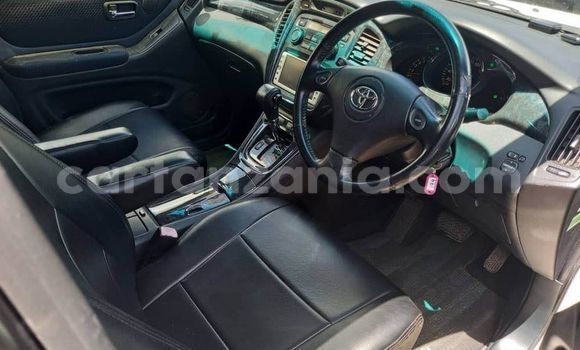 Buy Used Toyota Kluger White Car in Dar es Salaam in Dar es Salaam Buy Used Toyota Kluger White Car in Dar es Salaam in Dar es Salaam