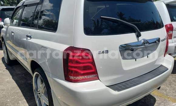 Buy Used Toyota Kluger White Car in Dar es Salaam in Dar es Salaam Buy Used Toyota Kluger White Car in Dar es Salaam in Dar es Salaam