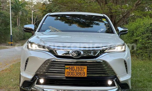 Buy Used Toyota Harrier White Car in Dar es Salaam in Dar es Salaam Buy Used Toyota Harrier White Car in Dar es Salaam in Dar es Salaam