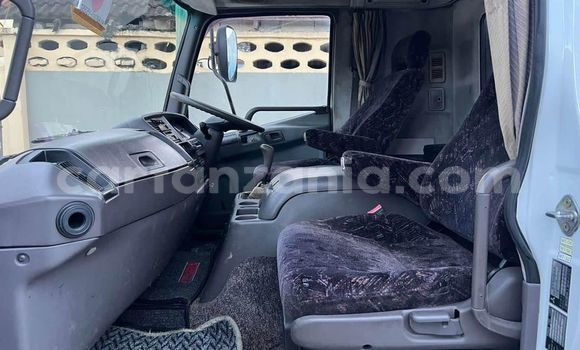 Nunua Ilio tumika Mitsubishi Fuso Fighter Nyeupe Lori ndani ya Dar es Salaam nchini Dar es Salaam Nunua Ilio tumika Mitsubishi Fuso Fighter Nyeupe Lori ndani ya Dar es Salaam nchini Dar es Salaam