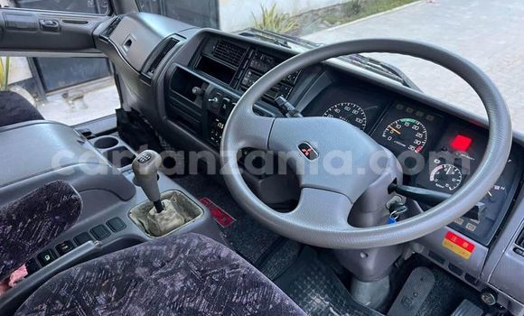 Nunua Ilio tumika Mitsubishi Fuso Fighter Nyeupe Lori ndani ya Dar es Salaam nchini Dar es Salaam Nunua Ilio tumika Mitsubishi Fuso Fighter Nyeupe Lori ndani ya Dar es Salaam nchini Dar es Salaam