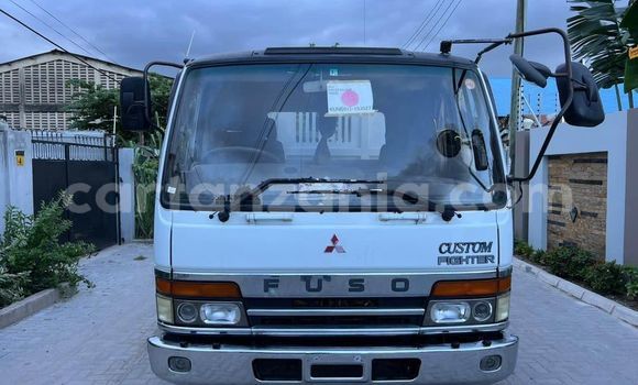 Nunua Ilio tumika Mitsubishi Fuso Fighter Nyeupe Lori ndani ya Dar es Salaam nchini Dar es Salaam Nunua Ilio tumika Mitsubishi Fuso Fighter Nyeupe Lori ndani ya Dar es Salaam nchini Dar es Salaam