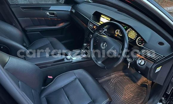 Nunua Ilio tumika Mercedes-Benz E-Classe Nyeusi Gari ndani ya Dar es Salaam nchini Dar es Salaam Nunua Ilio tumika Mercedes-Benz E-Classe Nyeusi Gari ndani ya Dar es Salaam nchini Dar es Salaam