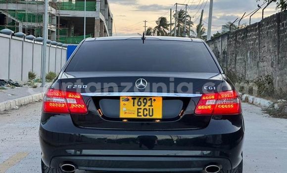 Nunua Ilio tumika Mercedes-Benz E-Classe Nyeusi Gari ndani ya Dar es Salaam nchini Dar es Salaam Nunua Ilio tumika Mercedes-Benz E-Classe Nyeusi Gari ndani ya Dar es Salaam nchini Dar es Salaam