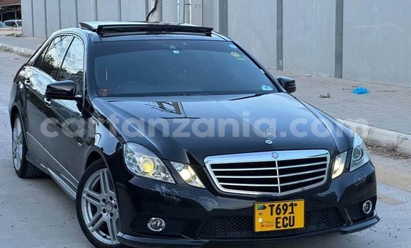 Nunua Ilio tumika Mercedes-Benz E-Classe Nyeusi Gari ndani ya Dar es Salaam nchini Dar es Salaam Nunua Ilio tumika Mercedes-Benz E-Classe Nyeusi Gari ndani ya Dar es Salaam nchini Dar es Salaam