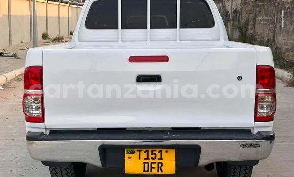 Nunua Ilio tumika Toyota Hilux Nyeupe Gari ndani ya Dar es Salaam nchini Dar es Salaam Nunua Ilio tumika Toyota Hilux Nyeupe Gari ndani ya Dar es Salaam nchini Dar es Salaam