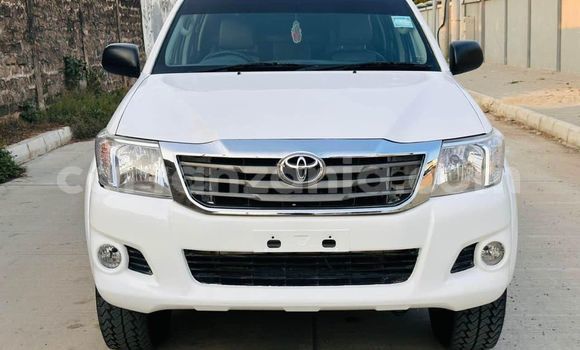 Nunua Ilio tumika Toyota Hilux Nyeupe Gari ndani ya Dar es Salaam nchini Dar es Salaam Nunua Ilio tumika Toyota Hilux Nyeupe Gari ndani ya Dar es Salaam nchini Dar es Salaam