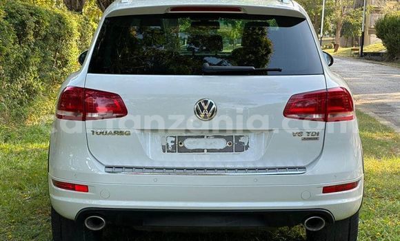 Nunua Ilio tumika Volkswagen Touareg Nyeupe Gari ndani ya Dar es Salaam nchini Dar es Salaam Nunua Ilio tumika Volkswagen Touareg Nyeupe Gari ndani ya Dar es Salaam nchini Dar es Salaam