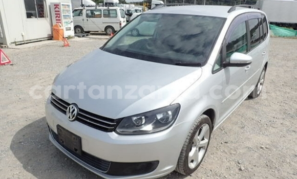 Buy Import Volkswagen Touran Silver Car in Dar es Salaam in Dar es Salaam Buy Import Volkswagen Touran Silver Car in Dar es Salaam in Dar es Salaam