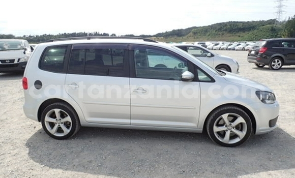 Buy Import Volkswagen Touran Silver Car in Dar es Salaam in Dar es Salaam Buy Import Volkswagen Touran Silver Car in Dar es Salaam in Dar es Salaam