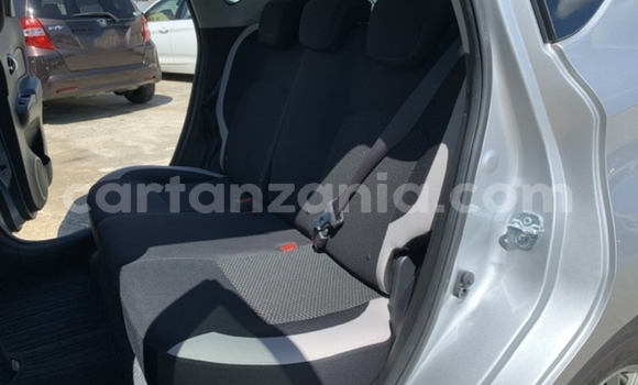 Nunua Imported Nissan Note Fedha Gari ndani ya Dar es Salaam nchini Dar es Salaam Nunua Imported Nissan Note Fedha Gari ndani ya Dar es Salaam nchini Dar es Salaam