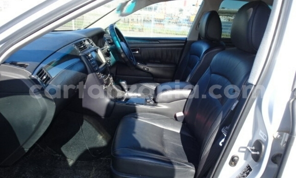 Buy Import Toyota Crown Silver Car in Dar es Salaam in Dar es Salaam Buy Import Toyota Crown Silver Car in Dar es Salaam in Dar es Salaam