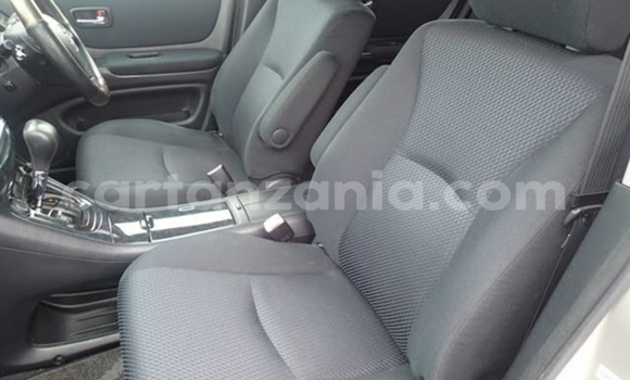 Nunua Imported Toyota Kluger Fedha Gari ndani ya Dar es Salaam nchini Dar es Salaam Nunua Imported Toyota Kluger Fedha Gari ndani ya Dar es Salaam nchini Dar es Salaam
