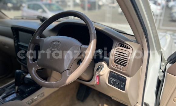 Nunua Imported Toyota Land Cruiser Nyeupe Gari ndani ya Dar es Salaam nchini Dar es Salaam Nunua Imported Toyota Land Cruiser Nyeupe Gari ndani ya Dar es Salaam nchini Dar es Salaam