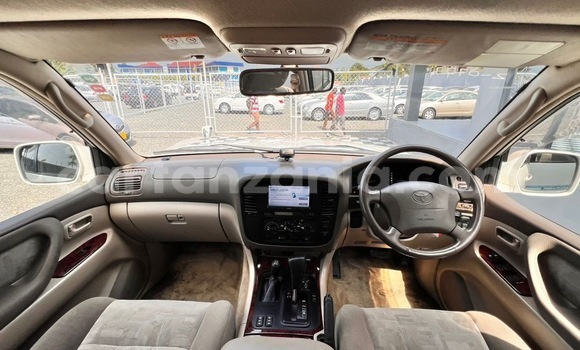 Nunua Imported Toyota Land Cruiser Nyeupe Gari ndani ya Dar es Salaam nchini Dar es Salaam Nunua Imported Toyota Land Cruiser Nyeupe Gari ndani ya Dar es Salaam nchini Dar es Salaam