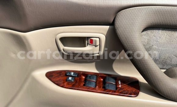 Nunua Imported Toyota Land Cruiser Nyeupe Gari ndani ya Dar es Salaam nchini Dar es Salaam Nunua Imported Toyota Land Cruiser Nyeupe Gari ndani ya Dar es Salaam nchini Dar es Salaam