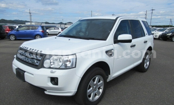 Buy Import Land Rover Freelander White Car in Dar es Salaam in Dar es Salaam Buy Import Land Rover Freelander White Car in Dar es Salaam in Dar es Salaam