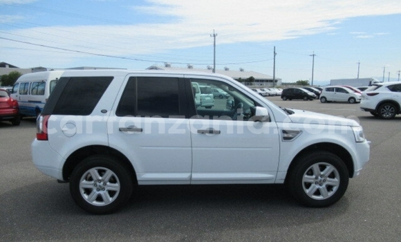 Buy Import Land Rover Freelander White Car in Dar es Salaam in Dar es Salaam Buy Import Land Rover Freelander White Car in Dar es Salaam in Dar es Salaam