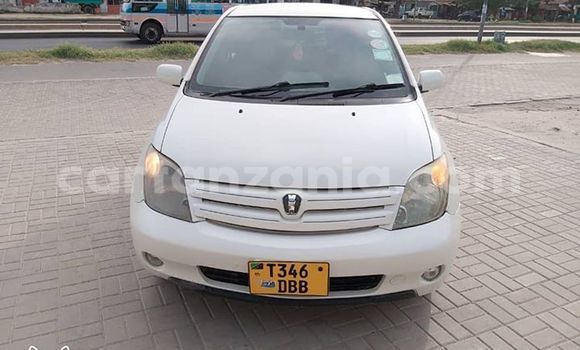 Buy Used Toyota IST White Car in Dar es Salaam in Dar es Salaam Buy Used Toyota IST White Car in Dar es Salaam in Dar es Salaam