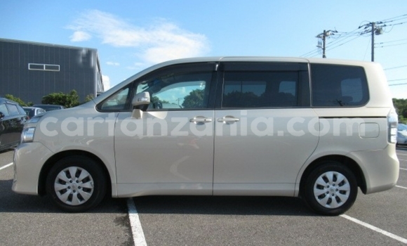 Buy Import Toyota Voxy Other Car in Dar es Salaam in Dar es Salaam Buy Import Toyota Voxy Other Car in Dar es Salaam in Dar es Salaam