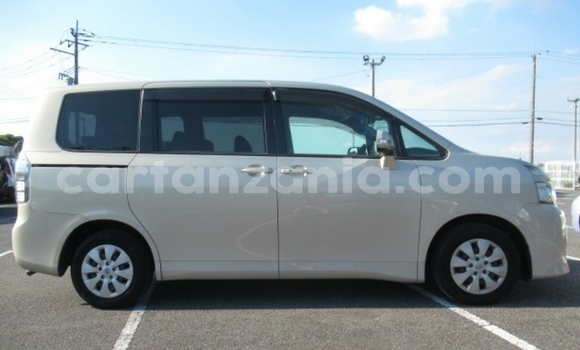 Buy Import Toyota Voxy Other Car in Dar es Salaam in Dar es Salaam Buy Import Toyota Voxy Other Car in Dar es Salaam in Dar es Salaam