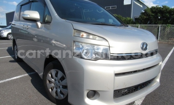Buy Import Toyota Voxy Other Car in Dar es Salaam in Dar es Salaam Buy Import Toyota Voxy Other Car in Dar es Salaam in Dar es Salaam