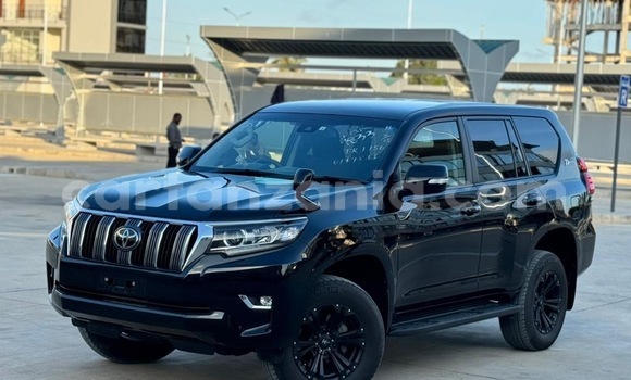 Nunua Imported Toyota Land Cruiser Prado Nyeusi Gari ndani ya Dar es Salaam nchini Dar es Salaam Nunua Imported Toyota Land Cruiser Prado Nyeusi Gari ndani ya Dar es Salaam nchini Dar es Salaam