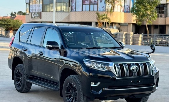 Nunua Imported Toyota Land Cruiser Prado Nyeusi Gari ndani ya Dar es Salaam nchini Dar es Salaam Nunua Imported Toyota Land Cruiser Prado Nyeusi Gari ndani ya Dar es Salaam nchini Dar es Salaam