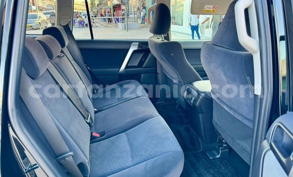 Nunua Imported Toyota Land Cruiser Prado Nyeusi Gari ndani ya Dar es Salaam nchini Dar es Salaam Nunua Imported Toyota Land Cruiser Prado Nyeusi Gari ndani ya Dar es Salaam nchini Dar es Salaam