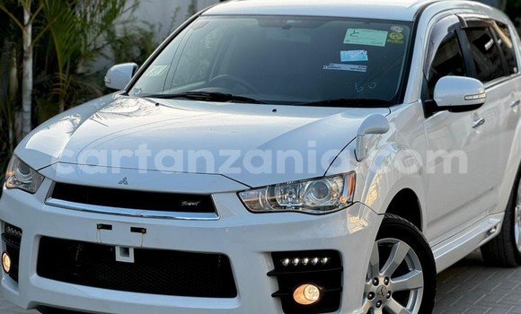Buy Import Mitsubishi Outlander White Car in Dar es Salaam in Dar es Salaam Buy Import Mitsubishi Outlander White Car in Dar es Salaam in Dar es Salaam