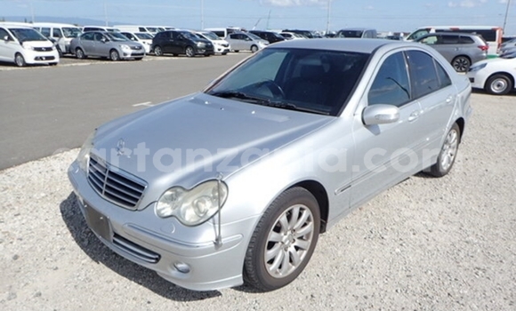 Nunua Imported Mercedes-Benz C180 coupe Fedha Gari ndani ya Dar es Salaam nchini Dar es Salaam Nunua Imported Mercedes-Benz C180 coupe Fedha Gari ndani ya Dar es Salaam nchini Dar es Salaam