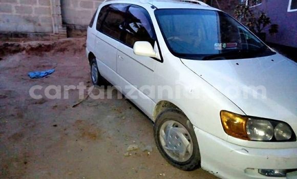 Nunua Ilio tumika Toyota Ipsum Nyeupe Gari ndani ya Dar es Salaam nchini Dar es Salaam Nunua Ilio tumika Toyota Ipsum Nyeupe Gari ndani ya Dar es Salaam nchini Dar es Salaam