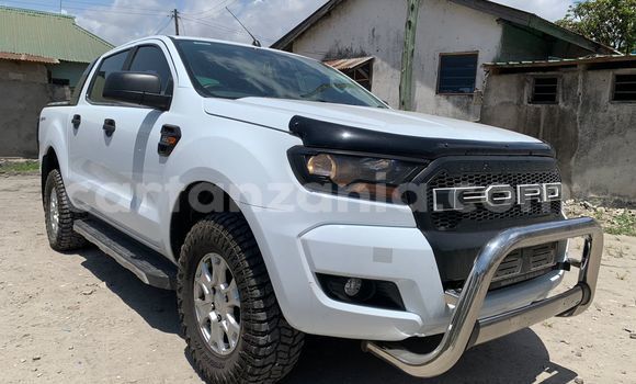 Nunua Mpya Ford Ranger Nyeupe Gari ndani ya Dar es Salaam nchini Dar es Salaam