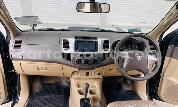 Nunua Imported Toyota Hiluxe VIGO Nyeusi Gari ndani ya Dar es Salaam nchini Dar es Salaam Nunua Imported Toyota Hiluxe VIGO Nyeusi Gari ndani ya Dar es Salaam nchini Dar es Salaam