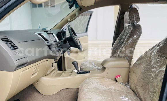 Nunua Imported Toyota Hiluxe VIGO Nyeusi Gari ndani ya Dar es Salaam nchini Dar es Salaam Nunua Imported Toyota Hiluxe VIGO Nyeusi Gari ndani ya Dar es Salaam nchini Dar es Salaam