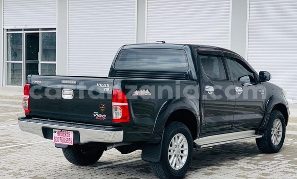 Nunua Imported Toyota Hiluxe VIGO Nyeusi Gari ndani ya Dar es Salaam nchini Dar es Salaam Nunua Imported Toyota Hiluxe VIGO Nyeusi Gari ndani ya Dar es Salaam nchini Dar es Salaam