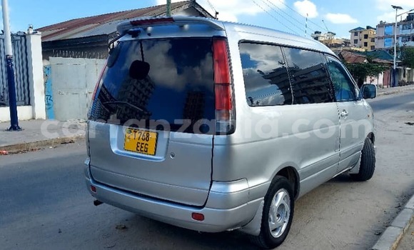 Nunua Mpya Toyota Noah Fedha Gari ndani ya Dar es Salaam nchini Dar es Salaam