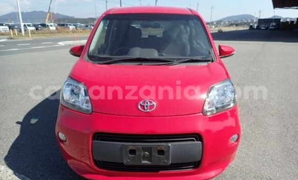 Nunua Imported Toyota Porte Nyekundu Gari ndani ya Dar es Salaam nchini Dar es Salaam