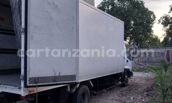 Nunua Ilio tumika Isuzu Amigo Nyeupe Gari ndani ya Dar es Salaam nchini Dar es Salaam Nunua Ilio tumika Isuzu Amigo Nyeupe Gari ndani ya Dar es Salaam nchini Dar es Salaam