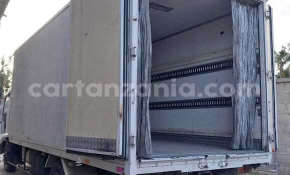 Nunua Ilio tumika Isuzu Amigo Nyeupe Gari ndani ya Dar es Salaam nchini Dar es Salaam Nunua Ilio tumika Isuzu Amigo Nyeupe Gari ndani ya Dar es Salaam nchini Dar es Salaam