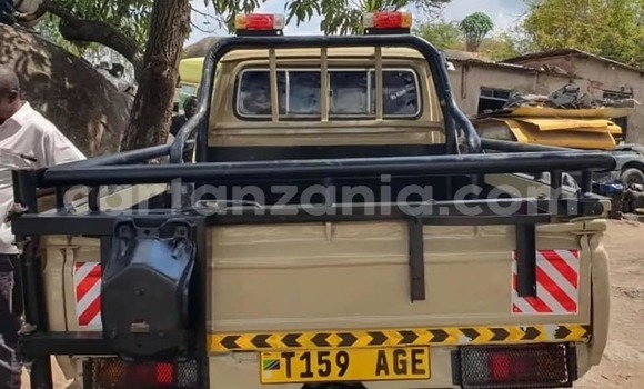 Nunua Ilio tumika Toyota Land Cruiser Nyingine Gari ndani ya Dodoma nchini Dodoma Nunua Ilio tumika Toyota Land Cruiser Nyingine Gari ndani ya Dodoma nchini Dodoma