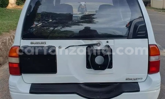 Nunua Ilio tumika Suzuki Escudo Nyeupe Gari ndani ya Dodoma nchini Dodoma Nunua Ilio tumika Suzuki Escudo Nyeupe Gari ndani ya Dodoma nchini Dodoma