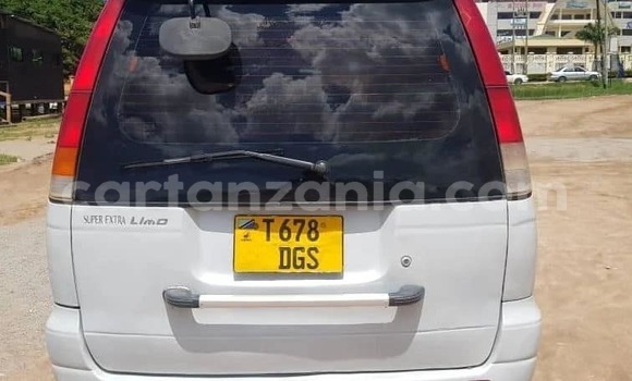 Buy Used Toyota Noah White Car in Dodoma in Dodoma Buy Used Toyota Noah White Car in Dodoma in Dodoma