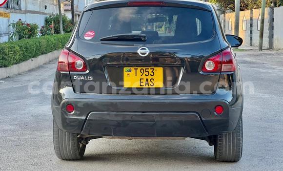 Nunua Ilio tumika Nissan Dualis Nyeusi Gari ndani ya Ilala nchini Dar es Salaam Nunua Ilio tumika Nissan Dualis Nyeusi Gari ndani ya Ilala nchini Dar es Salaam