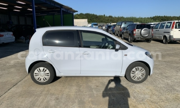Nunua Imported Volkswagen up! Nyeupe Gari ndani ya Dar es Salaam nchini Dar es Salaam Nunua Imported Volkswagen up! Nyeupe Gari ndani ya Dar es Salaam nchini Dar es Salaam