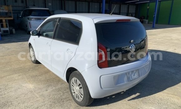 Nunua Imported Volkswagen up! Nyeupe Gari ndani ya Dar es Salaam nchini Dar es Salaam Nunua Imported Volkswagen up! Nyeupe Gari ndani ya Dar es Salaam nchini Dar es Salaam