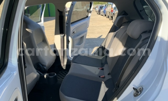 Nunua Imported Volkswagen up! Nyeupe Gari ndani ya Dar es Salaam nchini Dar es Salaam Nunua Imported Volkswagen up! Nyeupe Gari ndani ya Dar es Salaam nchini Dar es Salaam