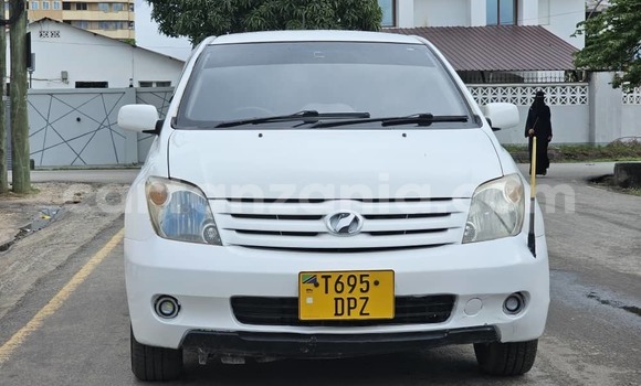Nunua Ilio tumika Toyota IST Nyeupe Gari ndani ya Ilala nchini Dar es Salaam Nunua Ilio tumika Toyota IST Nyeupe Gari ndani ya Ilala nchini Dar es Salaam